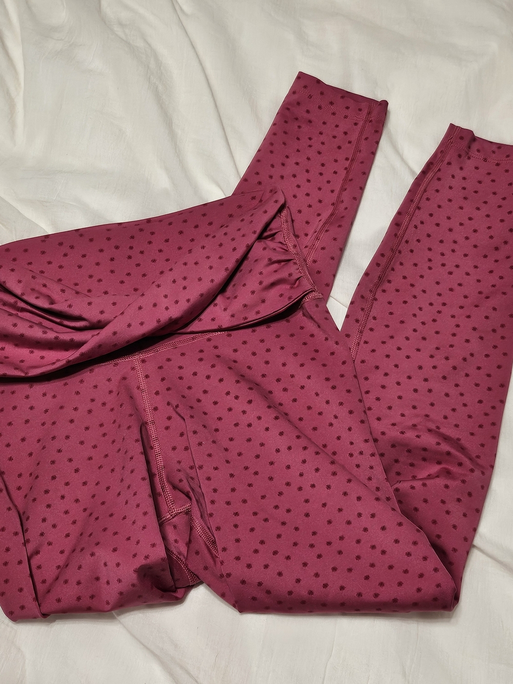 Nike Yoga Women's Sweet Beet Printed Dots Twist 7/8 Leggings